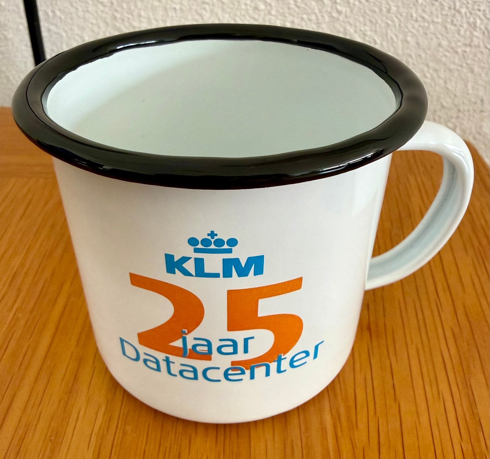 KLM 25 jaar Datacenter emaille mok – jubileum, Ophalen of Verzenden, Zo goed als nieuw, Overige typen