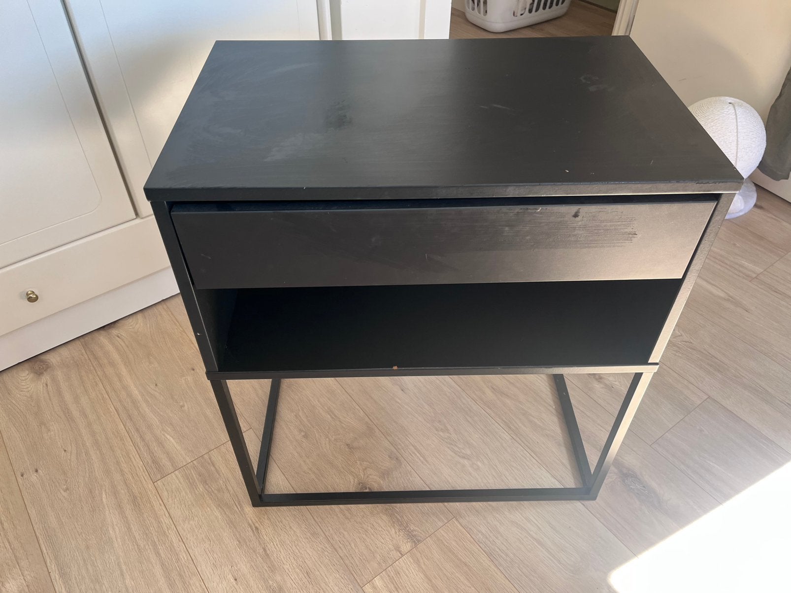 Nachtkastje Ikea zwart, Ophalen, Gebruikt, 55 tot 70 cm, 45 tot 65 cm