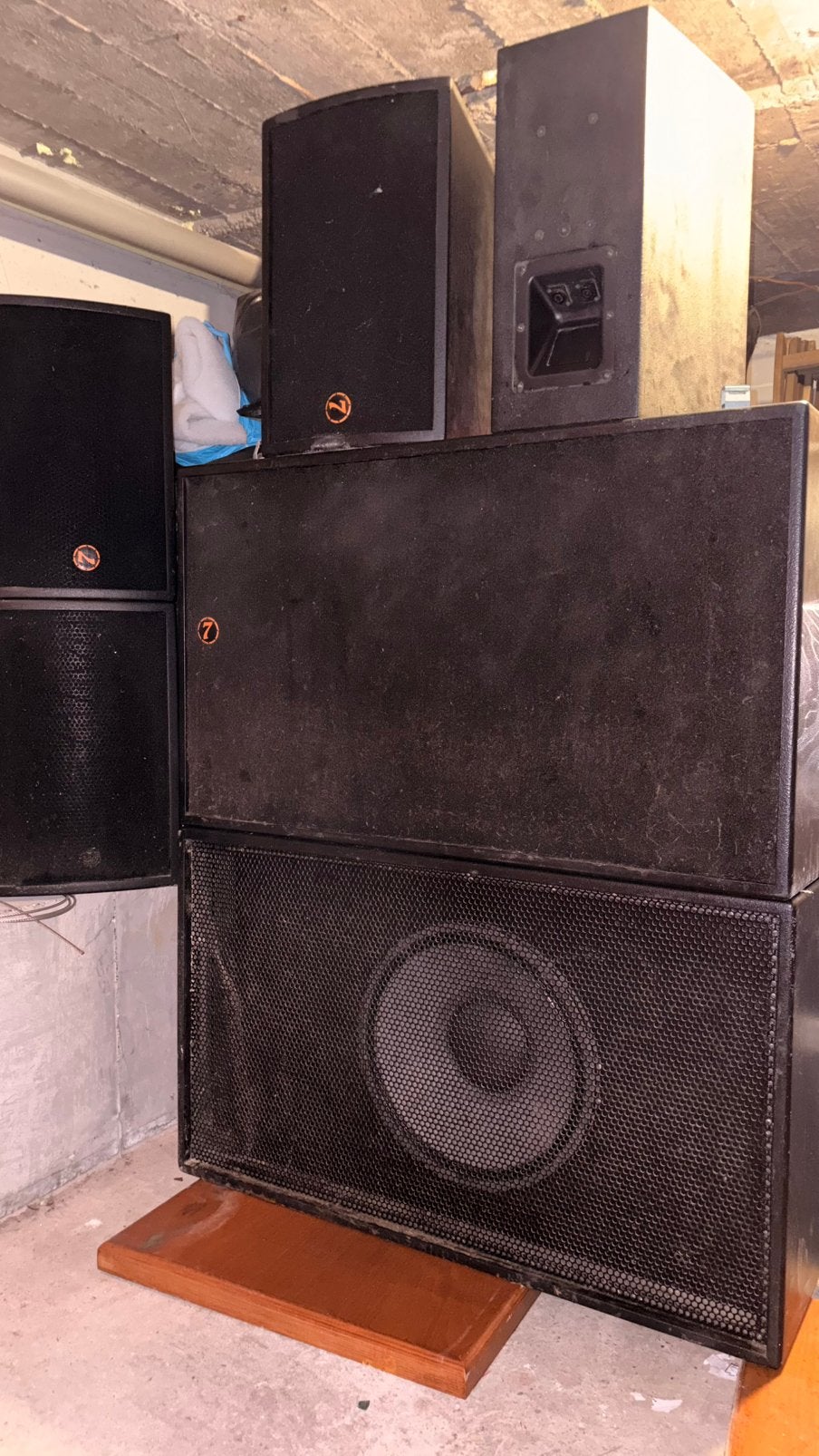 SevenSound 4 x Ti-10 Topkasten en 2 x Ri-15BF Subwoofers, Gebruikt, Overige typen, Ophalen, 150 watt of meer