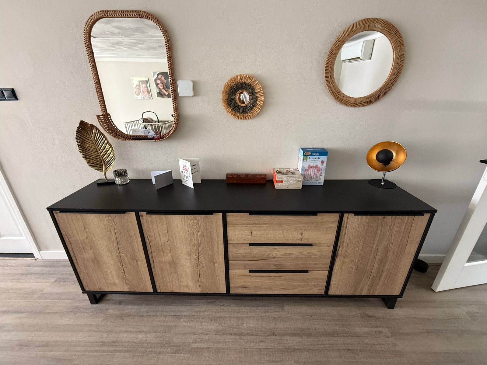 Moderne dressoir met deuren en lades - Zo goed als nieuw, Ophalen, Zo goed als nieuw, 200 cm of meer, Met lade(s)