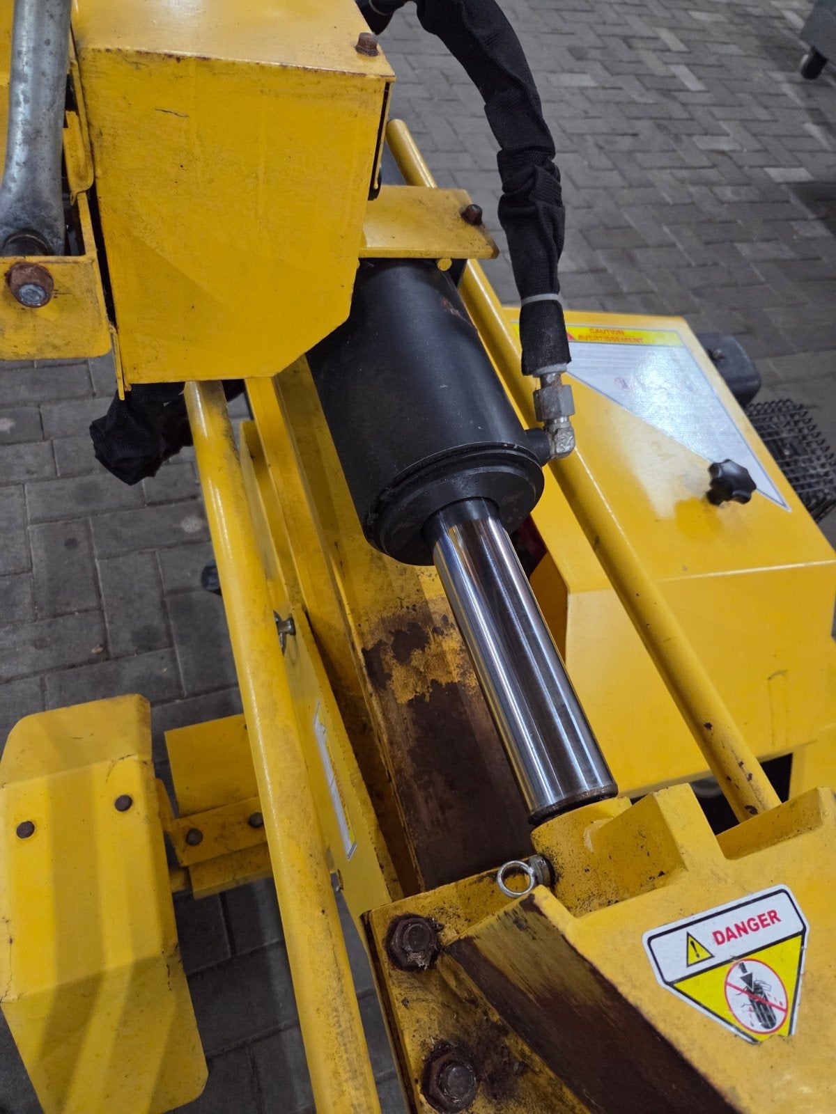 gebr houtklover 20 Ton, Ophalen, Liggend