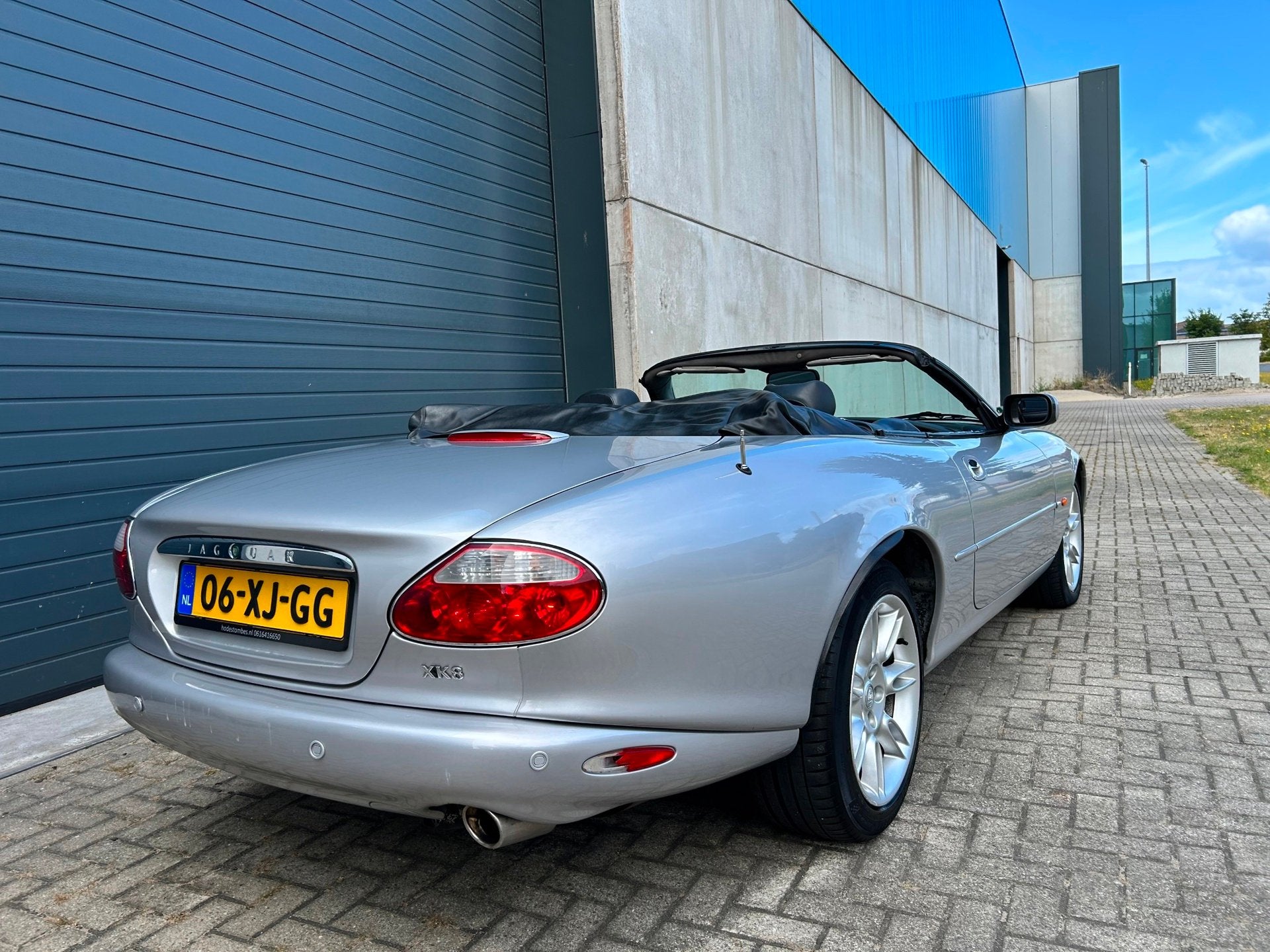 Jaguar XK8 4.0 V8 Convertible AUT LEDER PDC, Auto's, Jaguar, Achterwielaandrijving, Gebruikt, Cabriolet, 4 stoelen