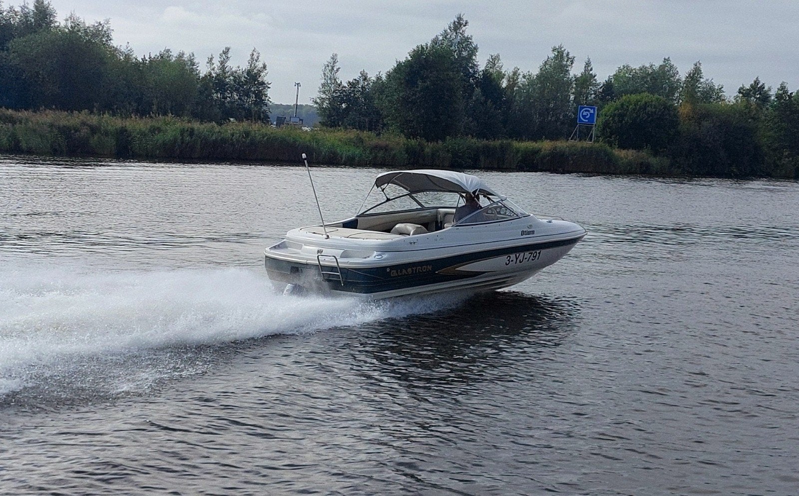 Prachtige Glastron SE199 Cuddy 5.7 V8 en Valcke Trailer, Ophalen, Gebruikt, Binnenboordmotor, 250 pk