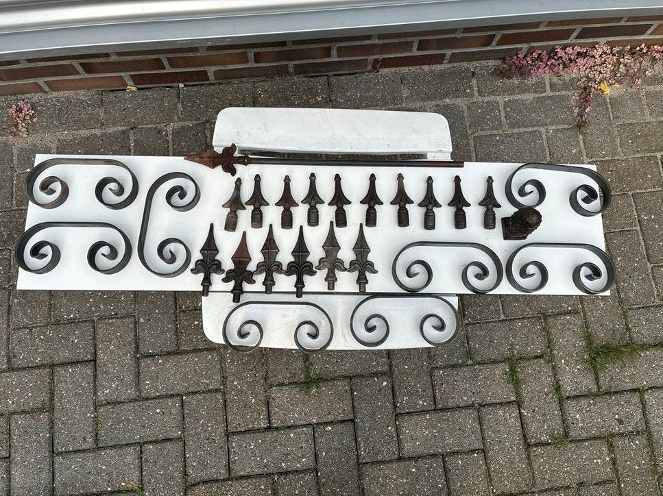 Te koop div. ijzeren sieronderdelen voor stalen hekwerk., Tuin en Terras, Ophalen, IJzer, Sierhekwerk