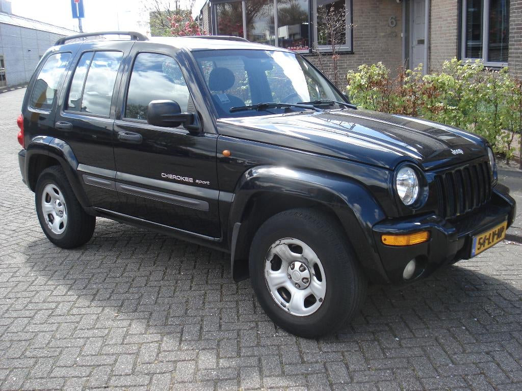 JEEP CHEROKEE 2.4 l.  4X4. BWJ 2003., Stof, Zwart, 4 cilinders, Zwart