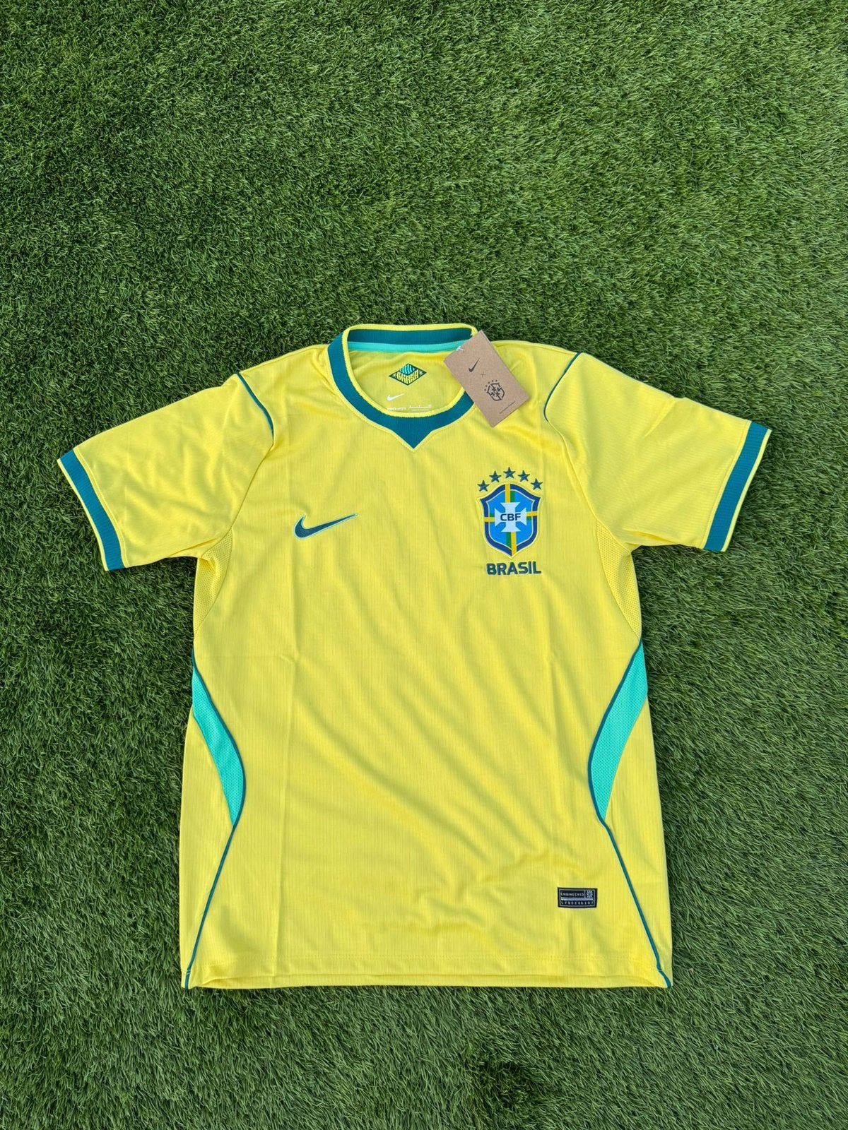 Brazil shirt in maat M, Sport en Fitness, Voetbal, Ophalen of Verzenden, Nieuw, Shirt