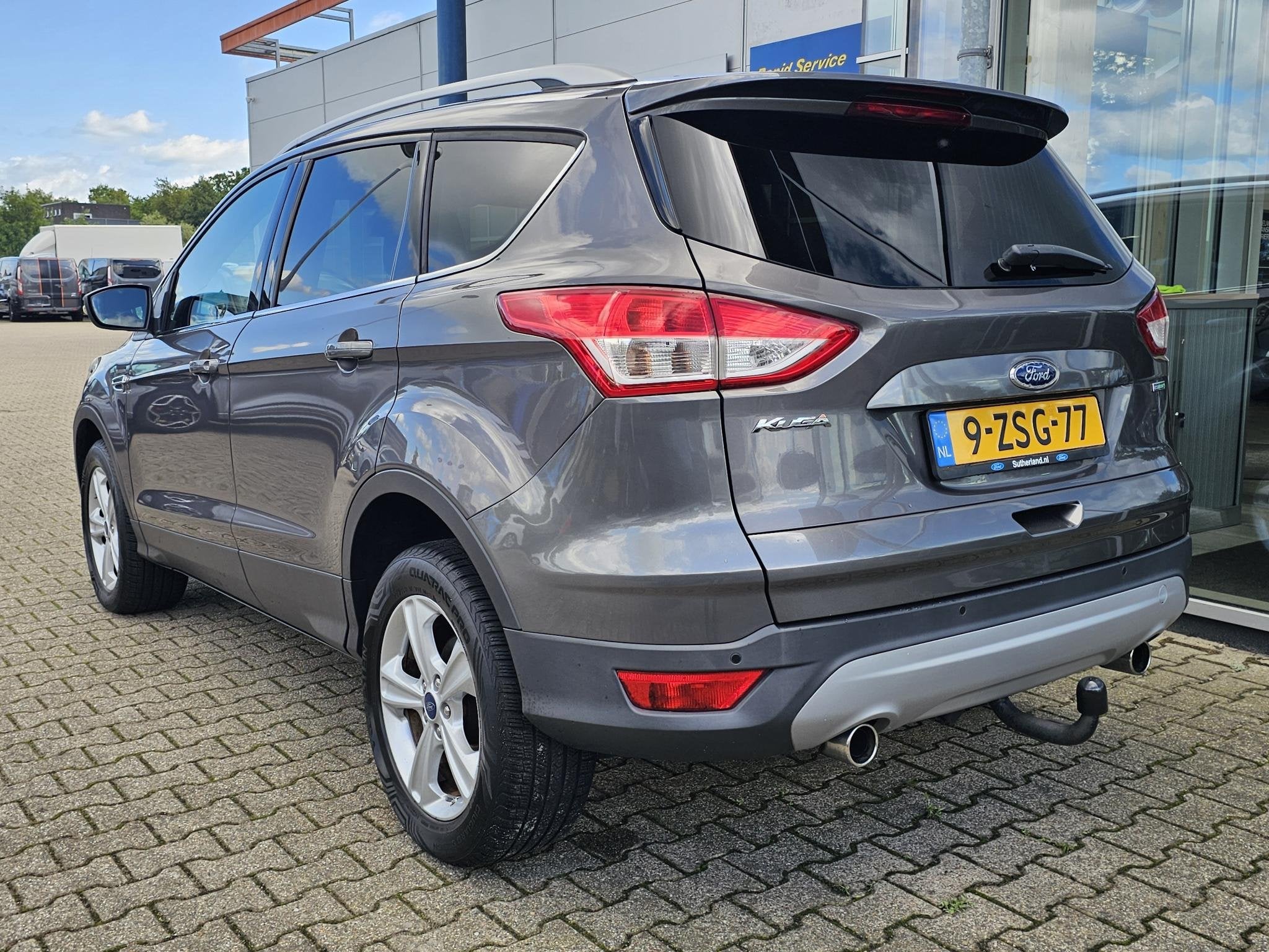 Ford Kuga 1.6 Titanium Plus 4WD 182 pk Automaat | Perfect on, Auto's, Euro 5, Gebruikt, Zwart, 4 cilinders