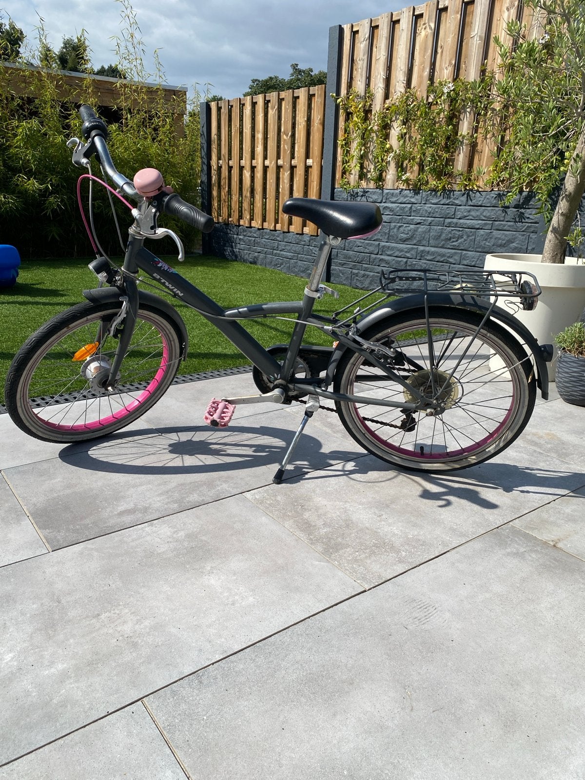 B-Twin meisjesfiets 20 inch, Ophalen, Gebruikt, Velgrem, Handrem