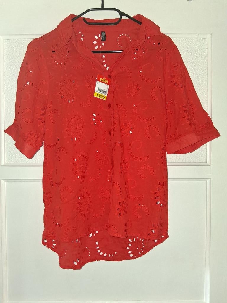 Rode broderie top Wibra maat M - Nieuw met kaartje, Maat 38/40 (M), Nieuw, Ophalen of Verzenden, Korte mouw