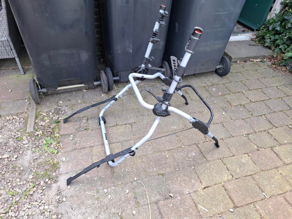 Thule 9104 met 9115 adapters, Ophalen of Verzenden, Dakdrager