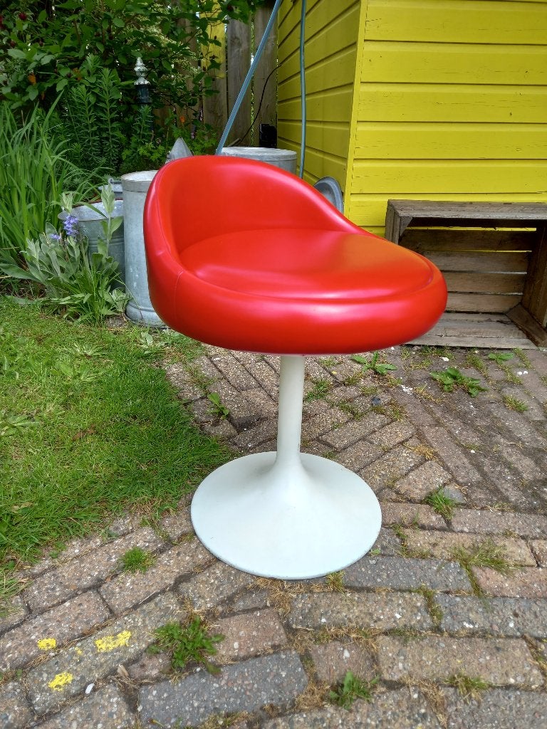 Retro rode tulip stijl kruk, Ophalen of Verzenden, Huis en Inrichting