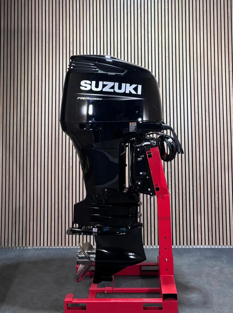 Suzuki DF300AP buitenboordmotor, Niet ingevuld, Viertaktmotor, Niet ingevuld, Zo goed als nieuw