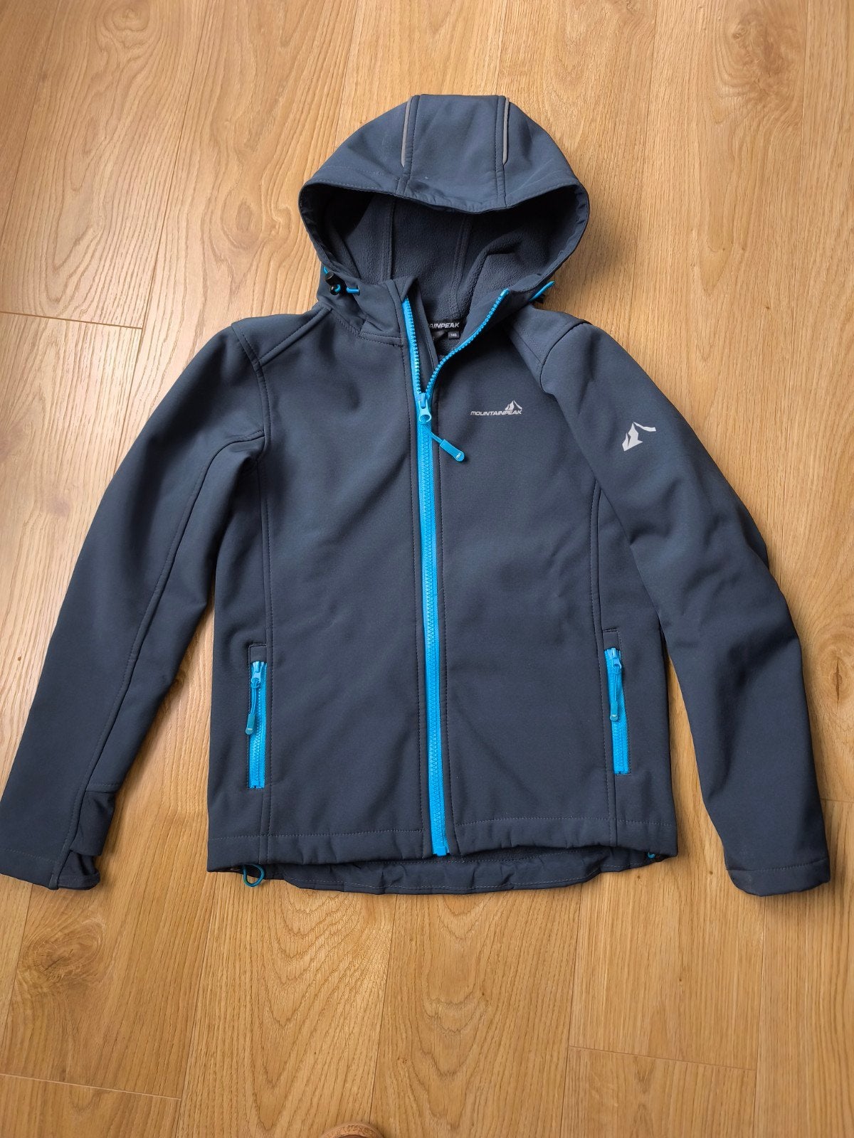Mountainpeak Softshell Jas Maat 140, Ophalen of Verzenden, Zo goed als nieuw, Mountainpeak, Jongen of Meisje