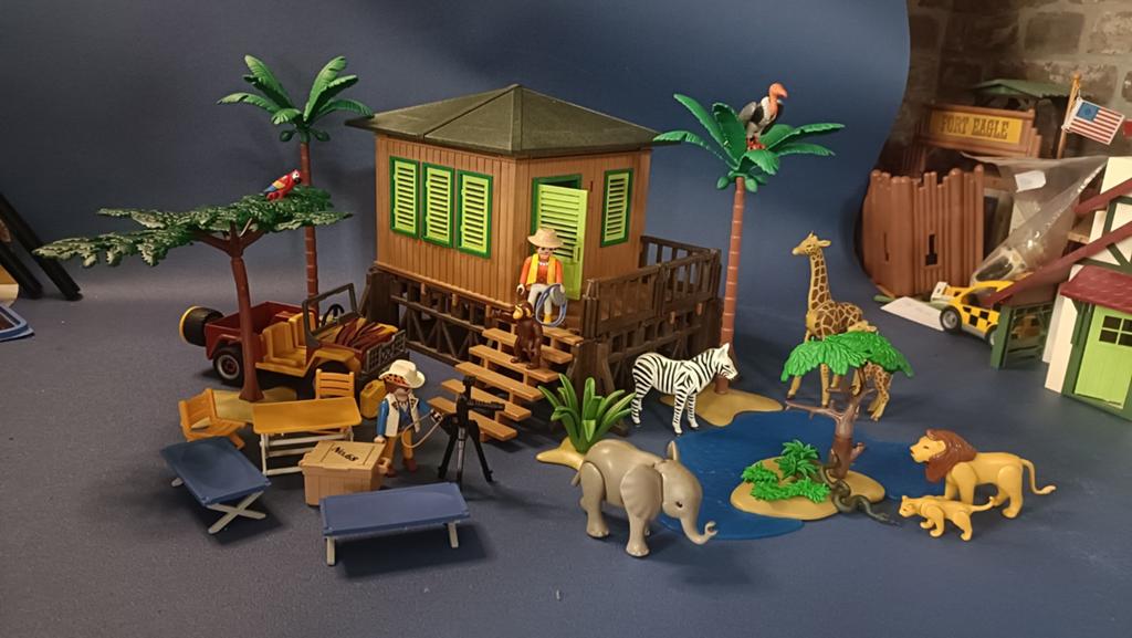 Playmobil 5759 Safari Lodge met Jeep en dieren, Kinderen en Baby's, Speelgoed | Playmobil, Gebruikt, Complete set, Ophalen of Verzenden