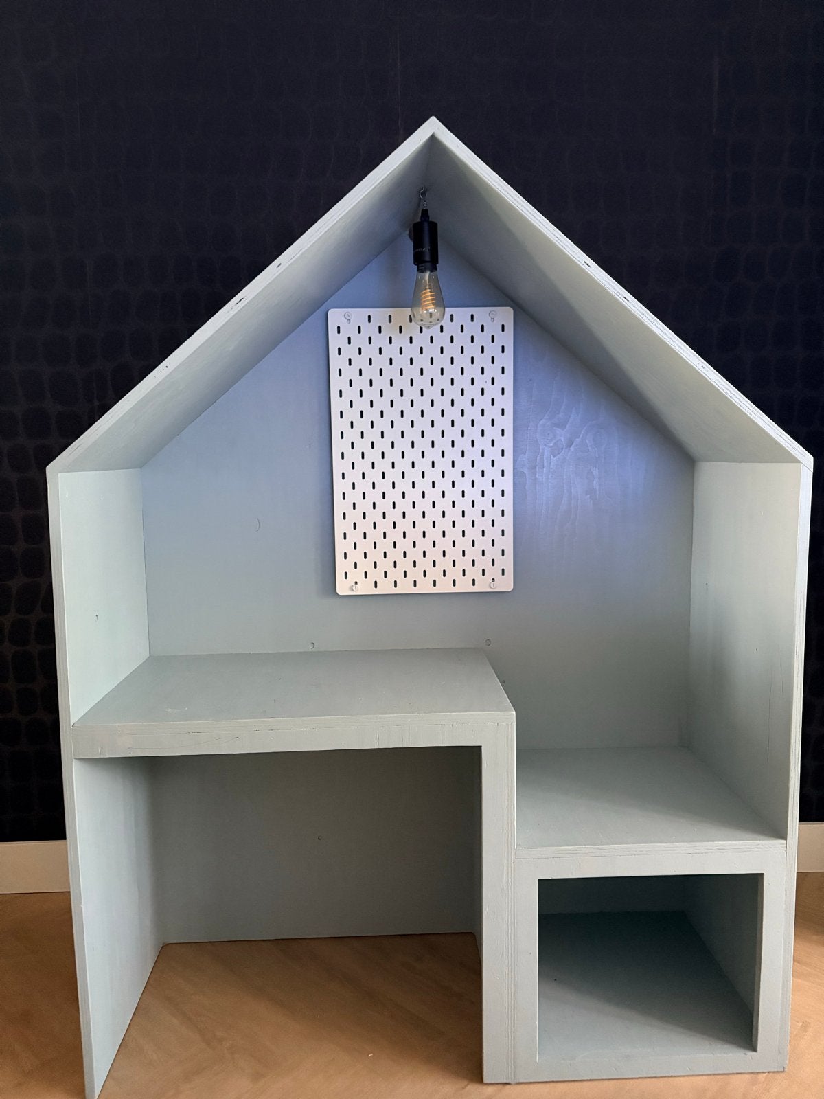 Speelhuisje met bureau - Fins vurenhout, Kinderen en Baby's, Ophalen, Gebruikt, Hout