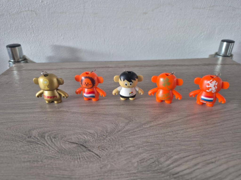 5 EK monkey's, Plus, Ophalen of Verzenden