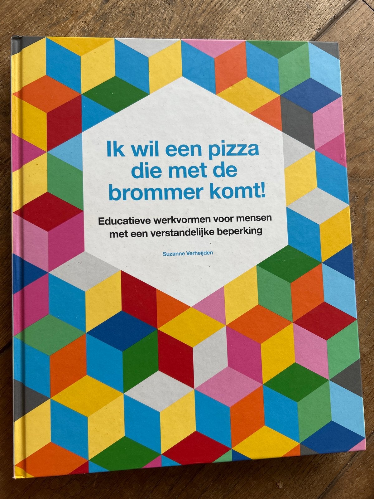 Ik wil een pizza die met de brommer komt! Educatief boek, Ophalen of Verzenden, Zo goed als nieuw, Overige typen