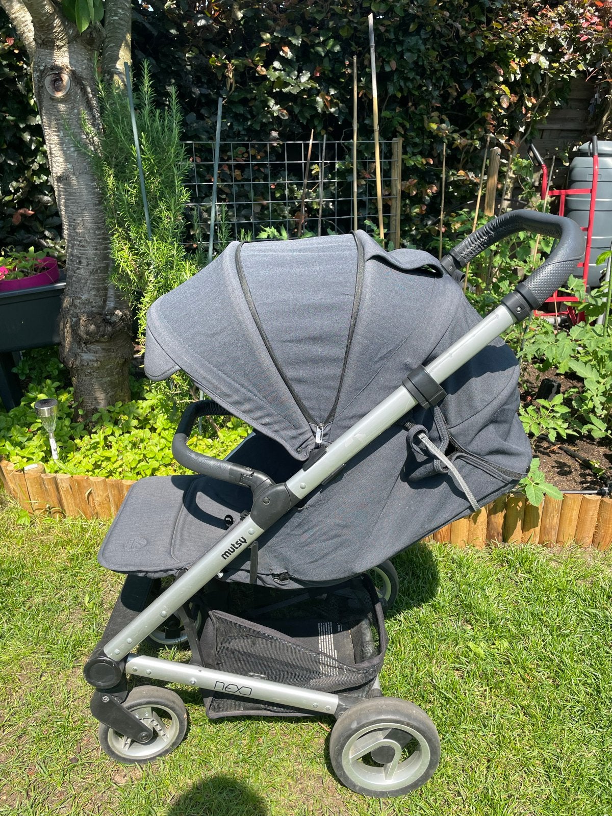Mutsy Nexo kinderwagen met voedzak, Ophalen, Zo goed als nieuw, Combiwagen, Met reiswieg