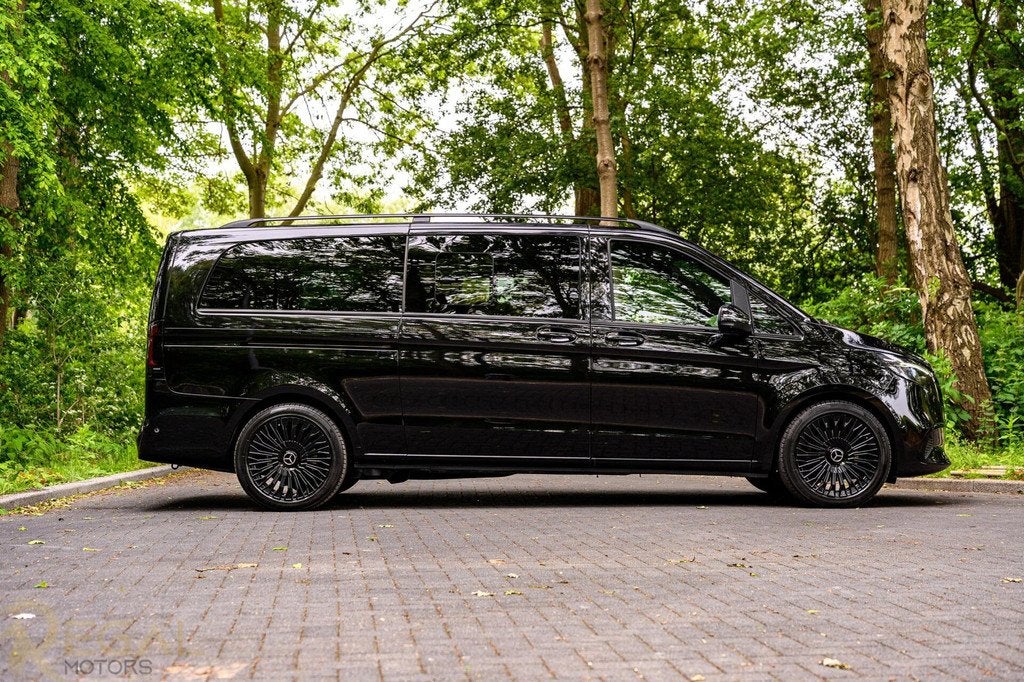 Mercedes V-klasse 300d L3 XXL VIP | TV | PS5 | Exclusive, Auto's, Achterwielaandrijving, Gebruikt, 2000 kg, Zwart