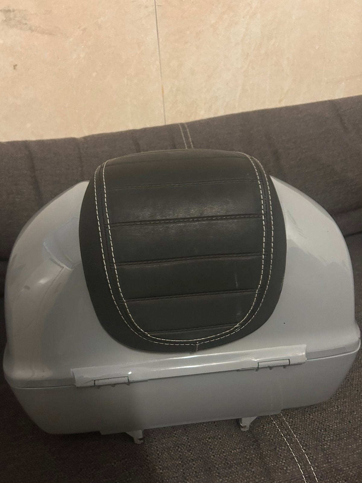 Vespa topkoffer nardo grey, Ophalen, Zo goed als nieuw