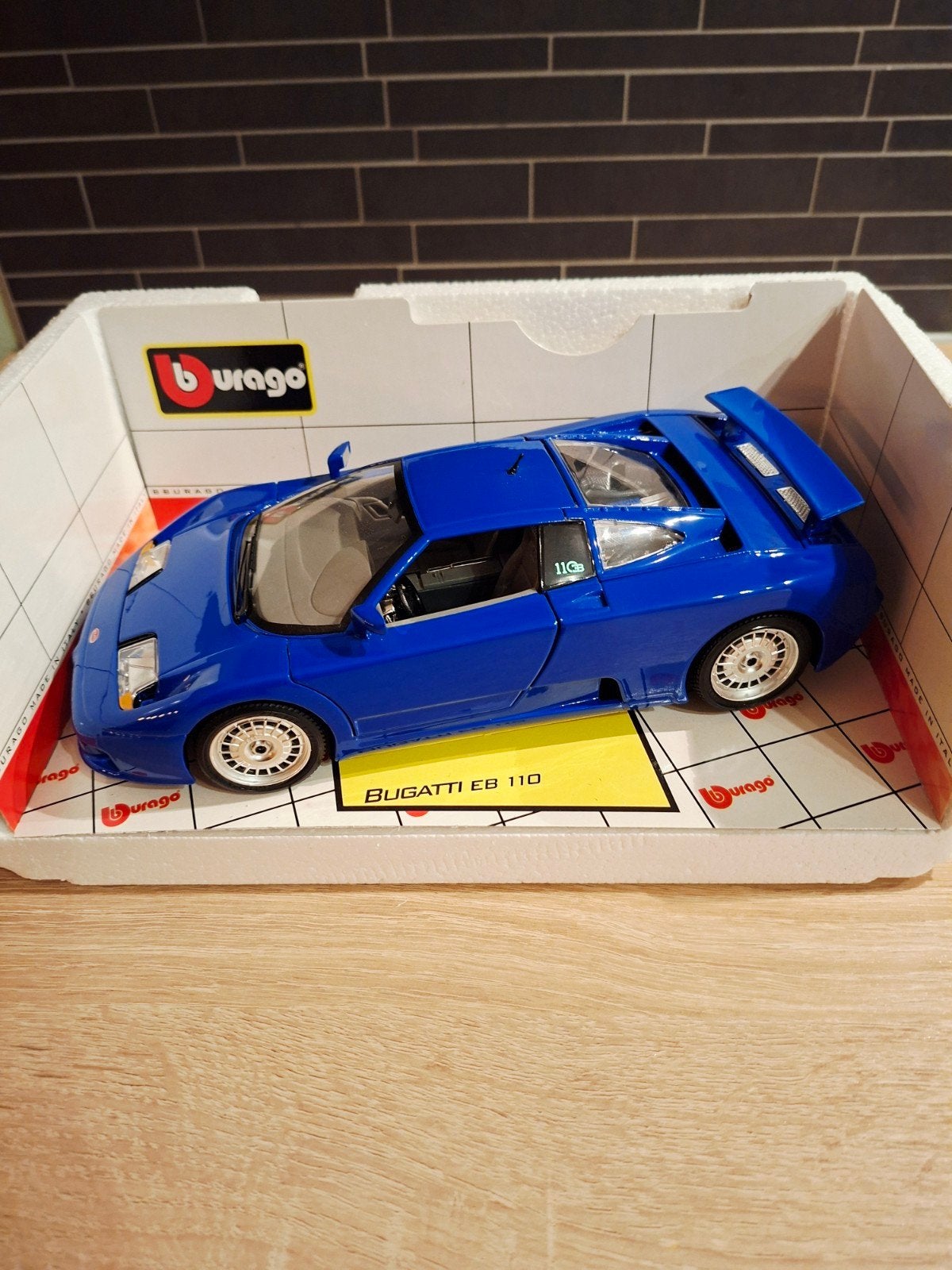 Bburago 1:18 Bugatti EB 110 - in doos, Ophalen of Verzenden, Nieuw, Auto, Bburago