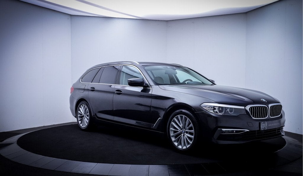 BMW 5 Serie Touring 520iA LUXURY Line FULL LED | VOL.LEDER |, 1998 cc, Achterwielaandrijving, Gebruikt, Beige