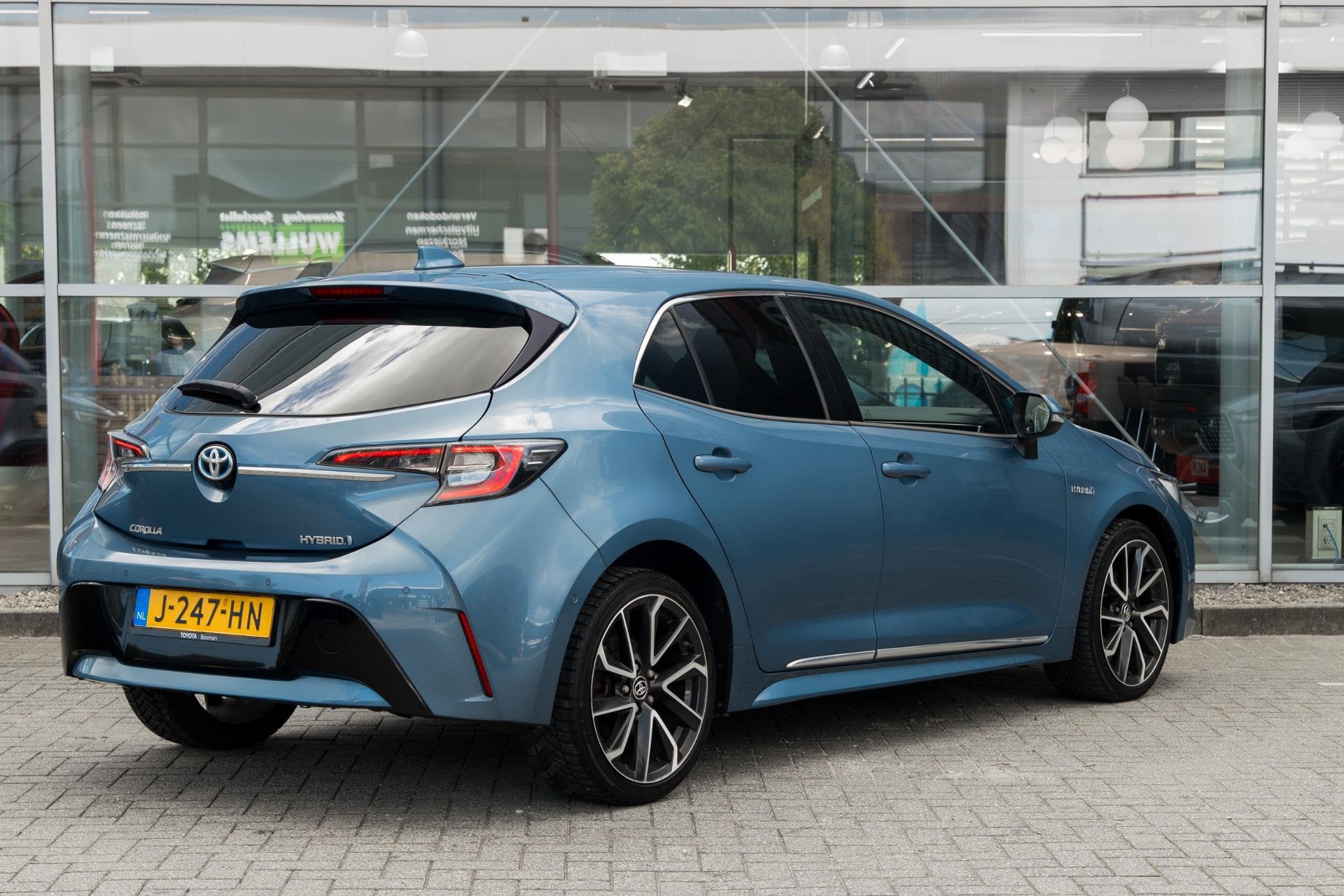 Toyota Corolla 1.8 Hybrid Executive, Auto's, 450 kg, Gebruikt, 4 cilinders, Blauw