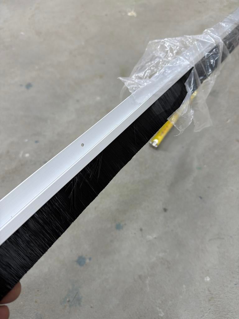Tochtstrip 150 cm x 5 mm - Aluminium met borstel, Ophalen of Verzenden, Nieuw