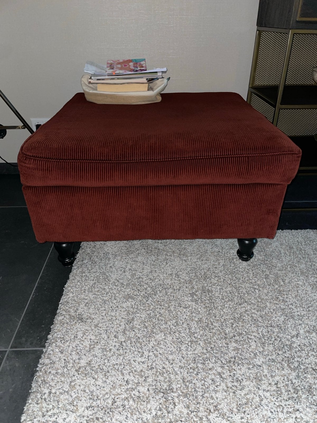 Mooie bordeauxrode hocker/poef met afneembaar kussendeel, Ophalen, 75 tot 100 cm, Zo goed als nieuw, 75 tot 100 cm