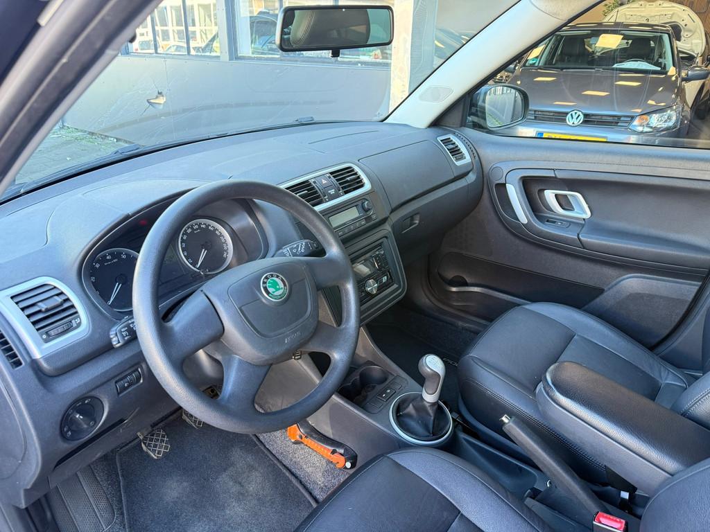 Skoda Fabia 1.4-16V Tour Pro, Voorwielaandrijving, Zwart, Origineel Nederlands, Bedrijf