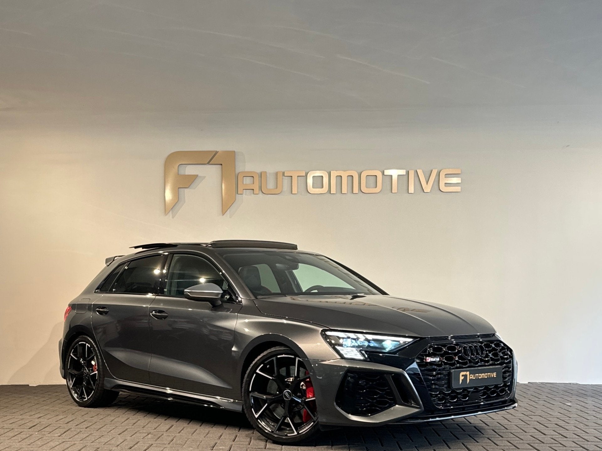 Audi RS3 Sportback 2.5 TFSI quattro Pano|Massage|Blindspot|A, Automaat, Dealer onderhouden, Verwarmde buitenspiegels, Gebruikt