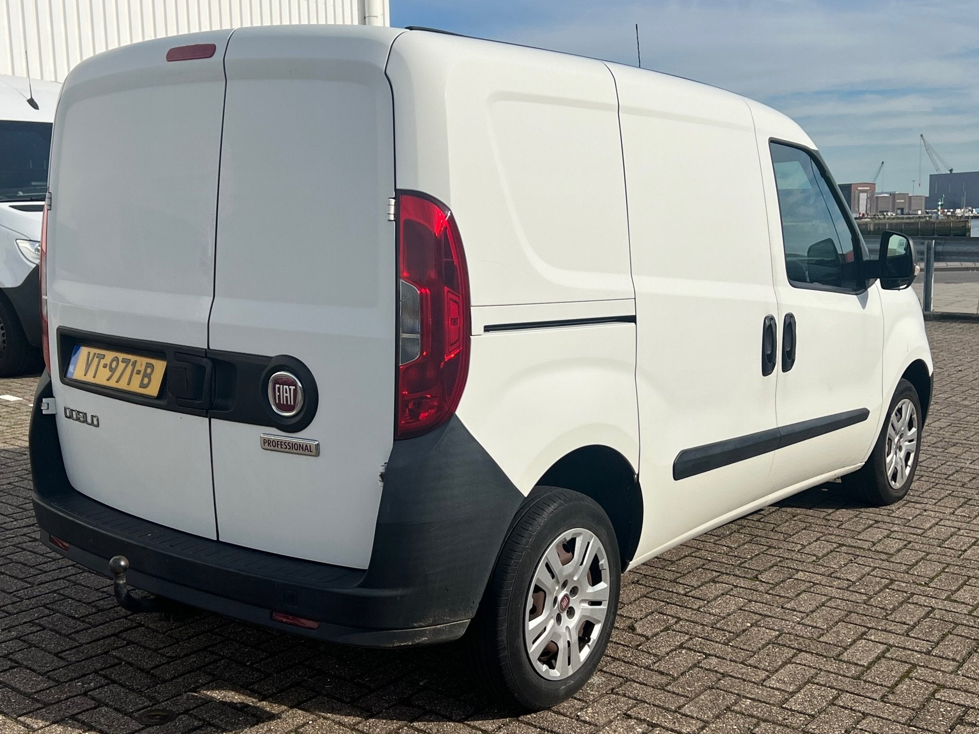 Fiat Doblò Cargo 1.3 MJ L1H1 Actual|Airco|Schuifdeur|, Voorwielaandrijving, Gebruikt, Zwart, 4 cilinders