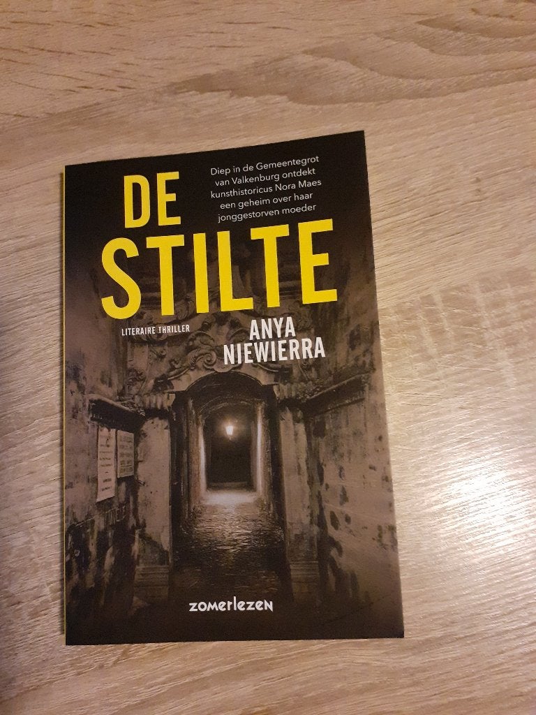 De Stilte (Anya Nieuwierra), Boeken, Ophalen of Verzenden, Zo goed als nieuw, Nederland, Anya Niewierra