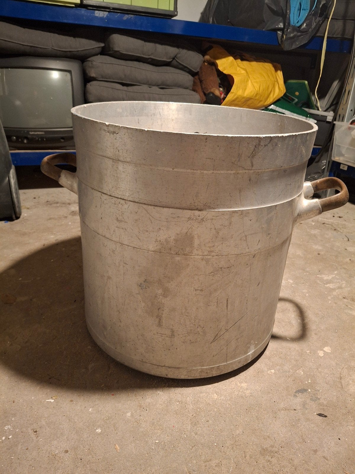 Grote aluminium pan met handvatten, Ophalen
