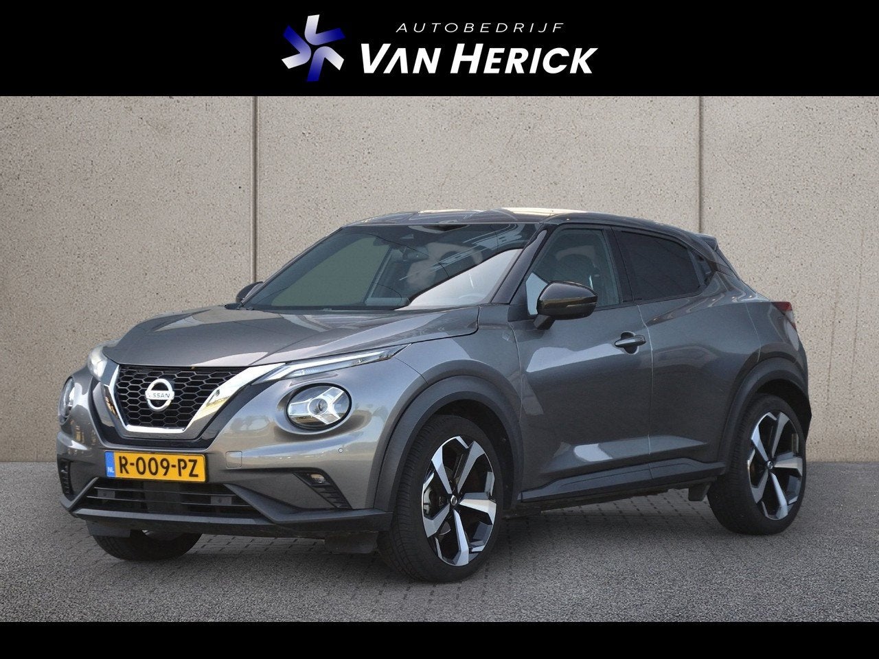 Nissan Juke 1.0 DIG-T Tekna Automaat | Navigatie | Stoelverw, Leder en Stof, 1176 kg, Bedrijf, 3 cilinders
