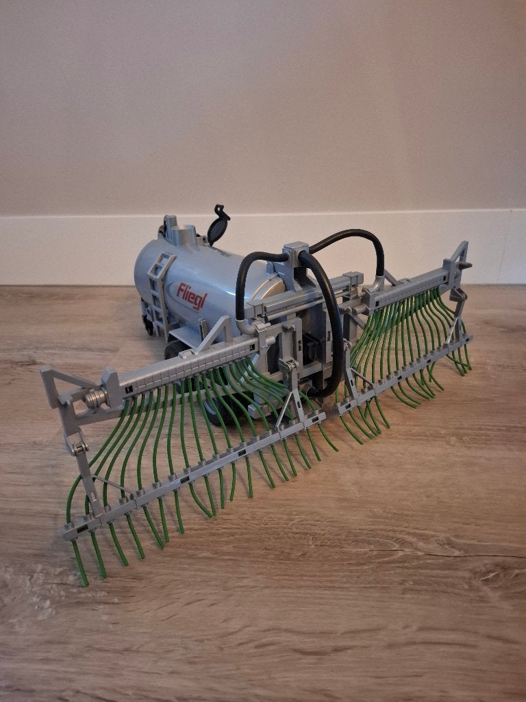 Bruder mesttank Fliegl, Ophalen of Verzenden, Zo goed als nieuw