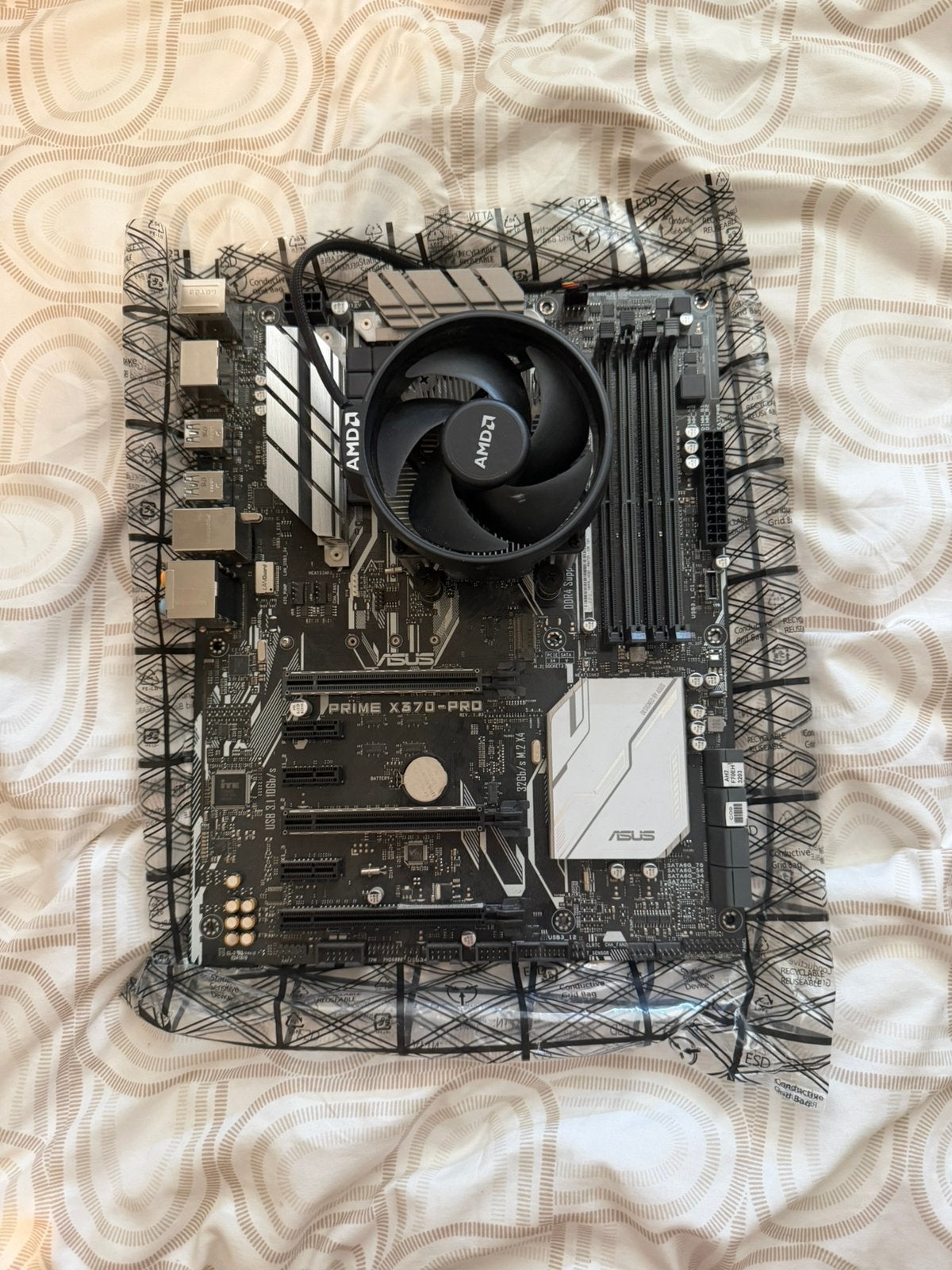 Asus prime X370-PRO +Ryzen 7 1700 +cooler ,lees beschrijving, Computers en Software, Moederborden, Ophalen, Niet werkend, AMD