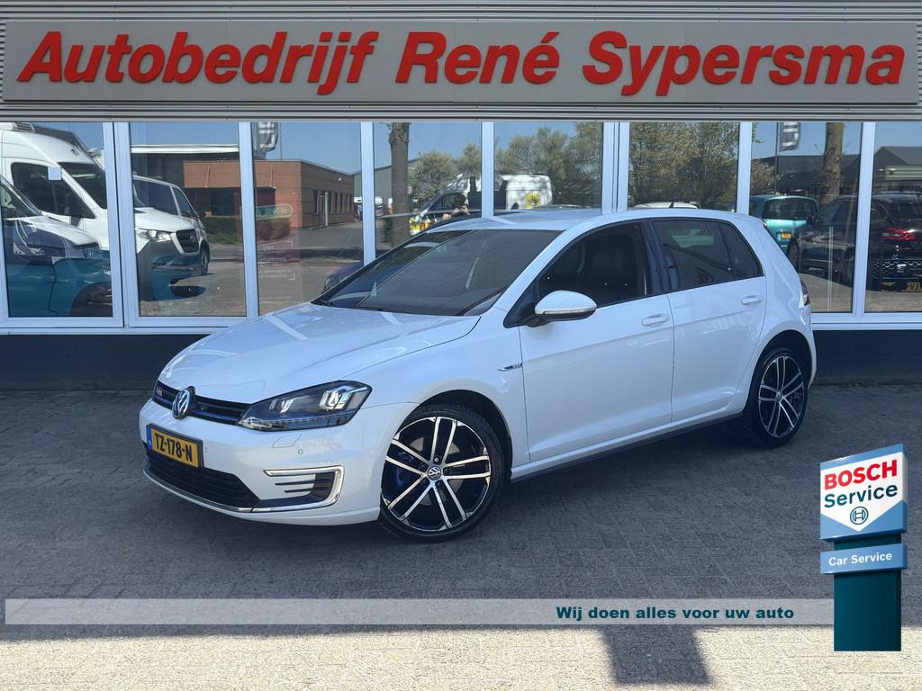 Volkswagen Golf 1.4 TSI GTE | Trekhaak | Stoelverwarming | A, 4 cilinders, Wit, Leder, 1499 kg