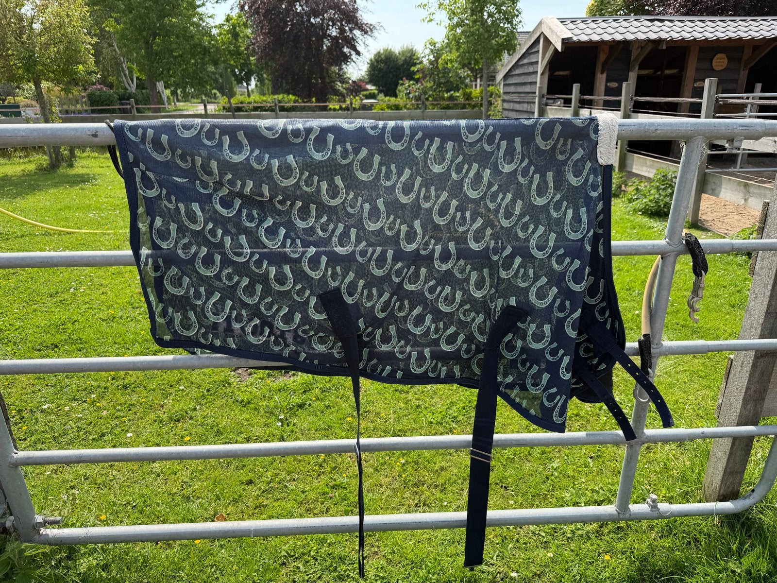 Vliegendeken 135cm, Dieren en Toebehoren, Paarden en Pony's | Dekens en Dekjes, Gebruikt, Vliegendeken, Ophalen of Verzenden, Pony (P)