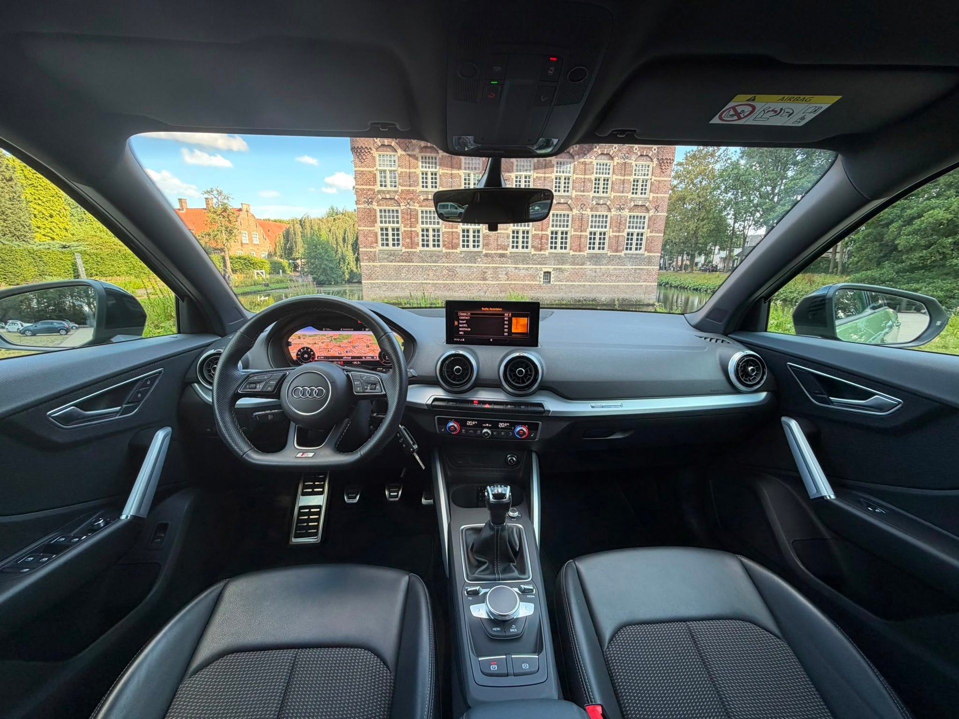 Audi Q2 30 TFSI S Edition|S-LINE|LEDER|LAGE KM|PARKEERHULP|C, Auto's, Audi, Voorwielaandrijving, Gebruikt, Leder, Bedrijf