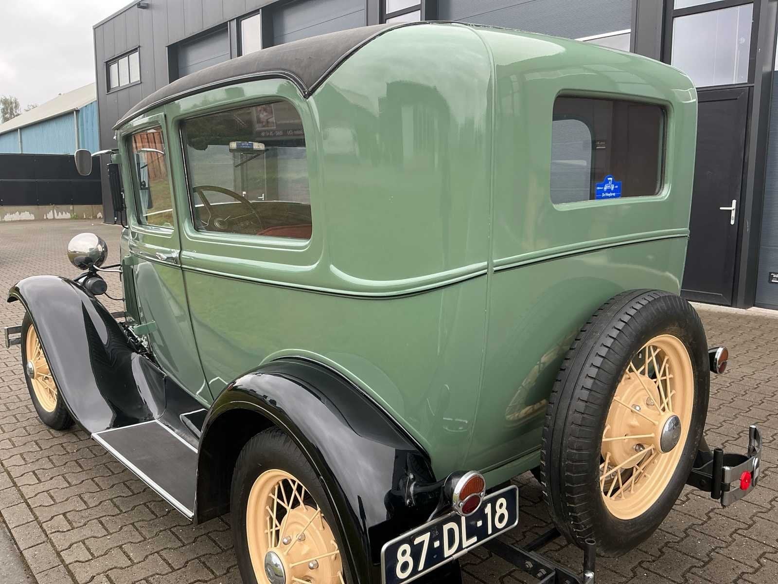Ford - A Tudor sedan Oldtimer, foto 9