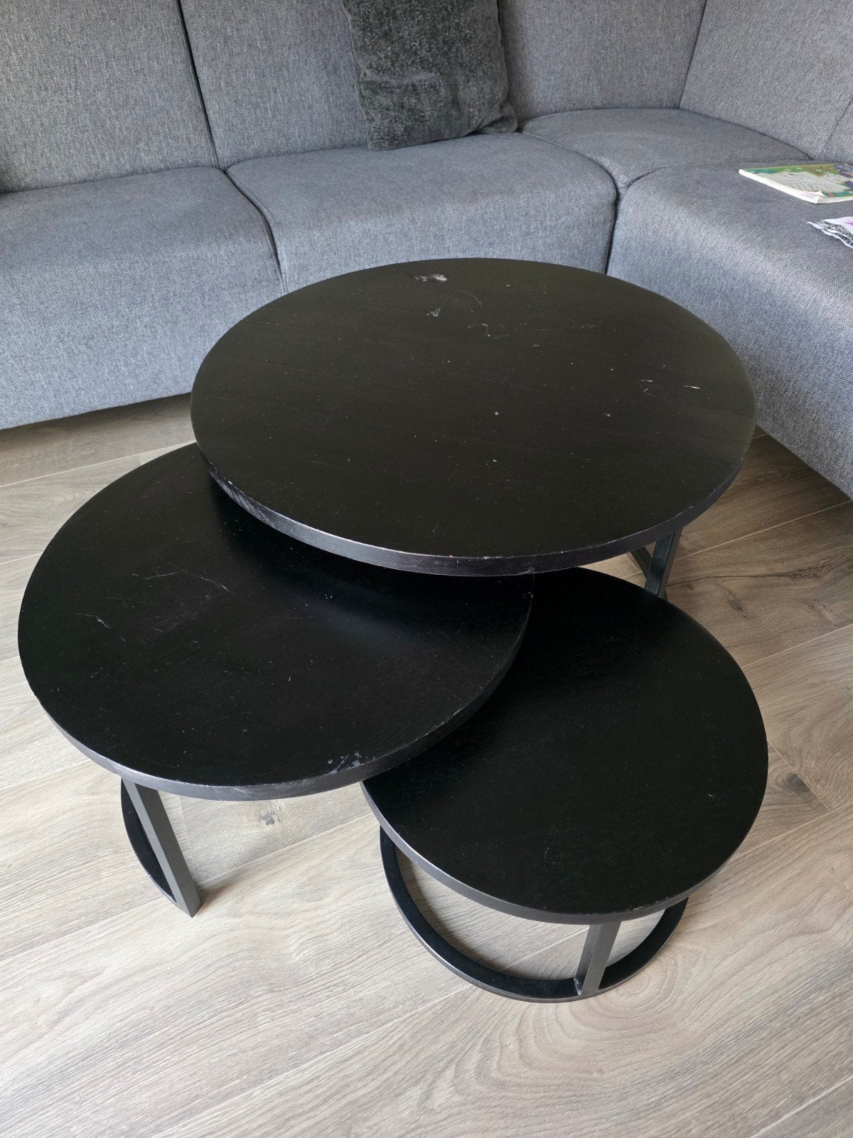 Set van 3 zwarte ronde salontafels van Goossens, Gebruikt, 50 tot 100 cm, Rond, 50 tot 100 cm
