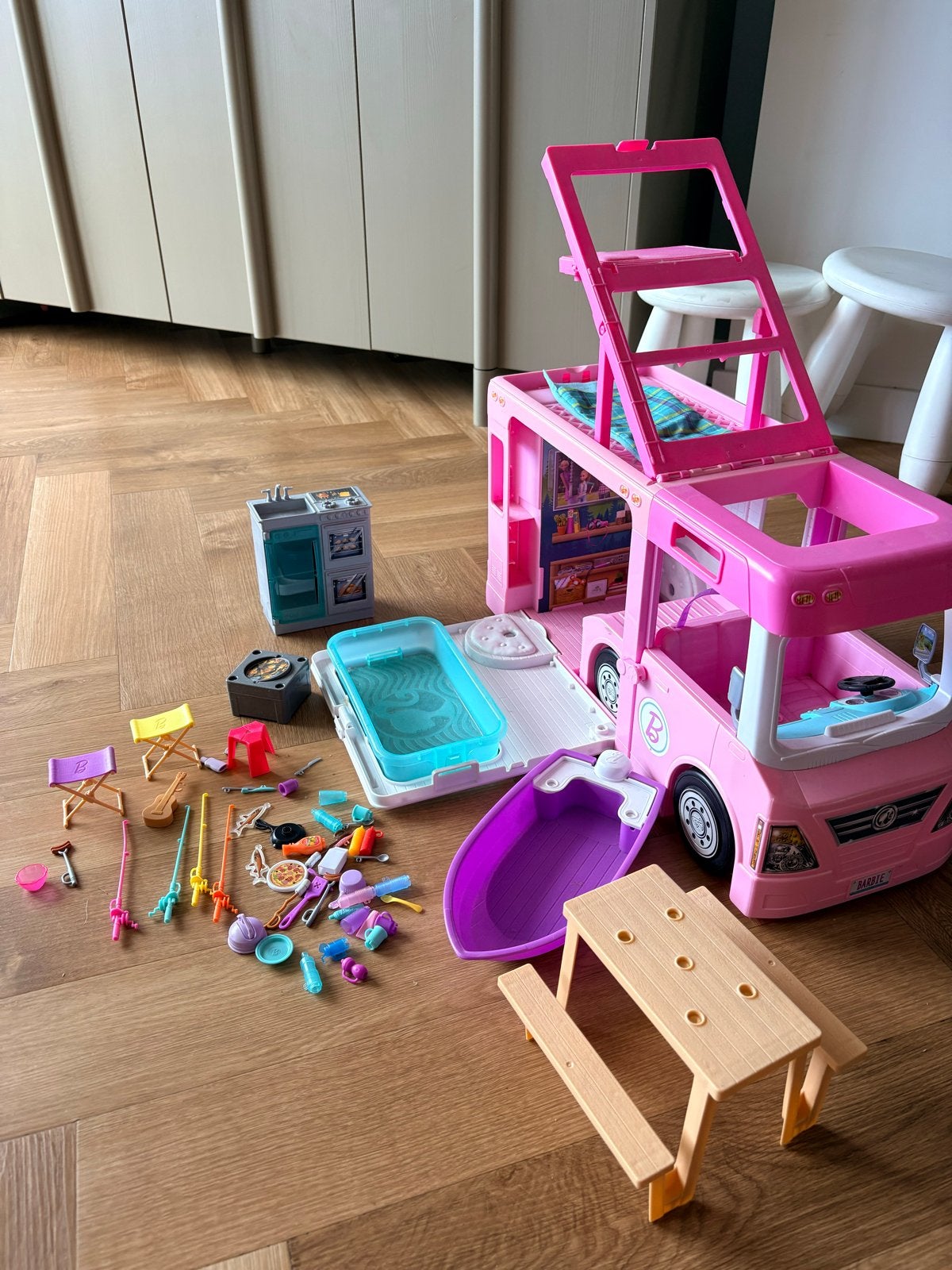 Grote Barbie collectie: Camper, helikopter, kleding & meer, Ophalen, Gebruikt, Barbie