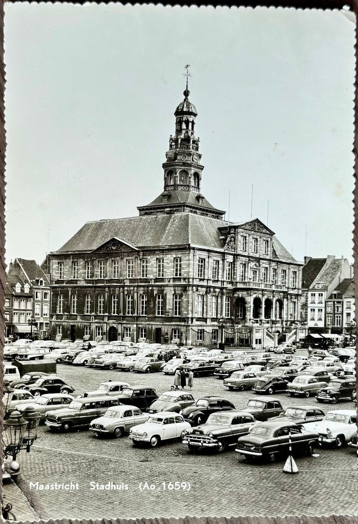 Auto's - Renault Dauphine - Maastricht, Verzenden, 1960 tot 1980, Overig Europa