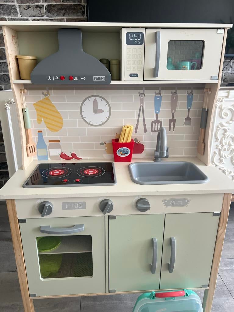Leuke kinderkeuken met geluid en licht, Kinderen en Baby's, Speelgoed | Speelkeukens, Zo goed als nieuw, Speelkeuken, Hout, Ophalen
