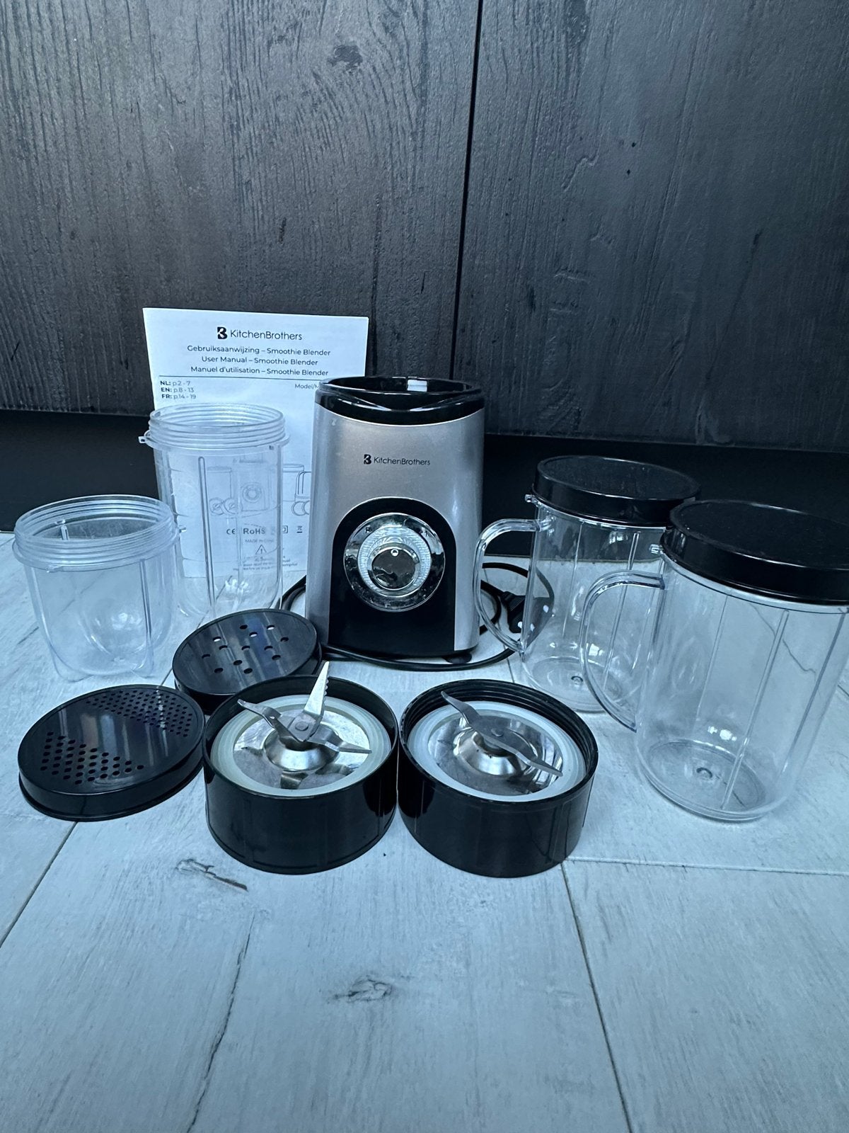 KitchenBrothers Smoothie Blender met diverse accessoires, Witgoed en Apparatuur, Ophalen of Verzenden, Zo goed als nieuw, Blender