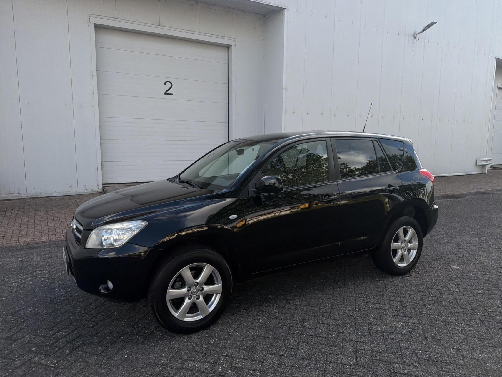 Toyota RAV4 2.0 VVTi Executive - 4WD/AUTOMAAT/CAMERA/NAP, Auto's, Automaat, 1998 cc, Gebruikt, 4 cilinders