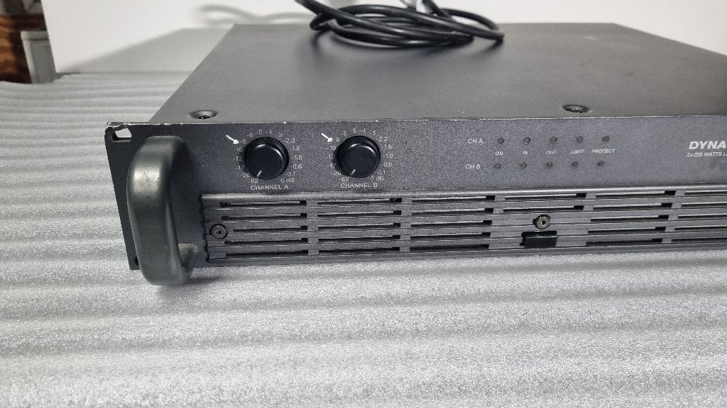Dynacord L-500 eindversterker 2 x 250 Watt, Ophalen, Gebruikt, 500 tot 1000 watt, P.A.