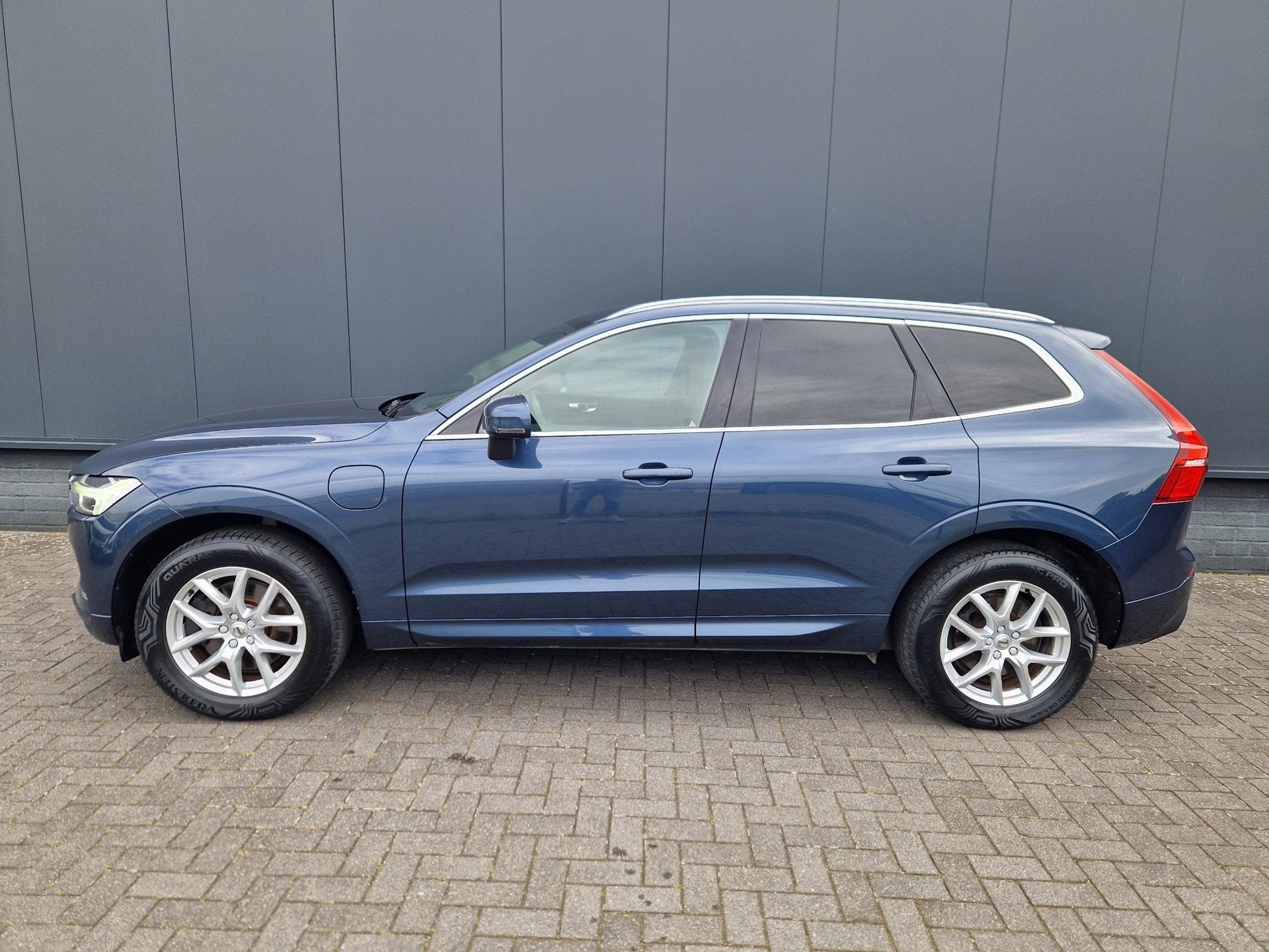 Volvo XC60 2.0 T8 Twin Engine AWD SOH 87% 2e Eig! /Trekhaak, Auto's, Volvo, Automaat, Gebruikt, Blauw, 2039 kg