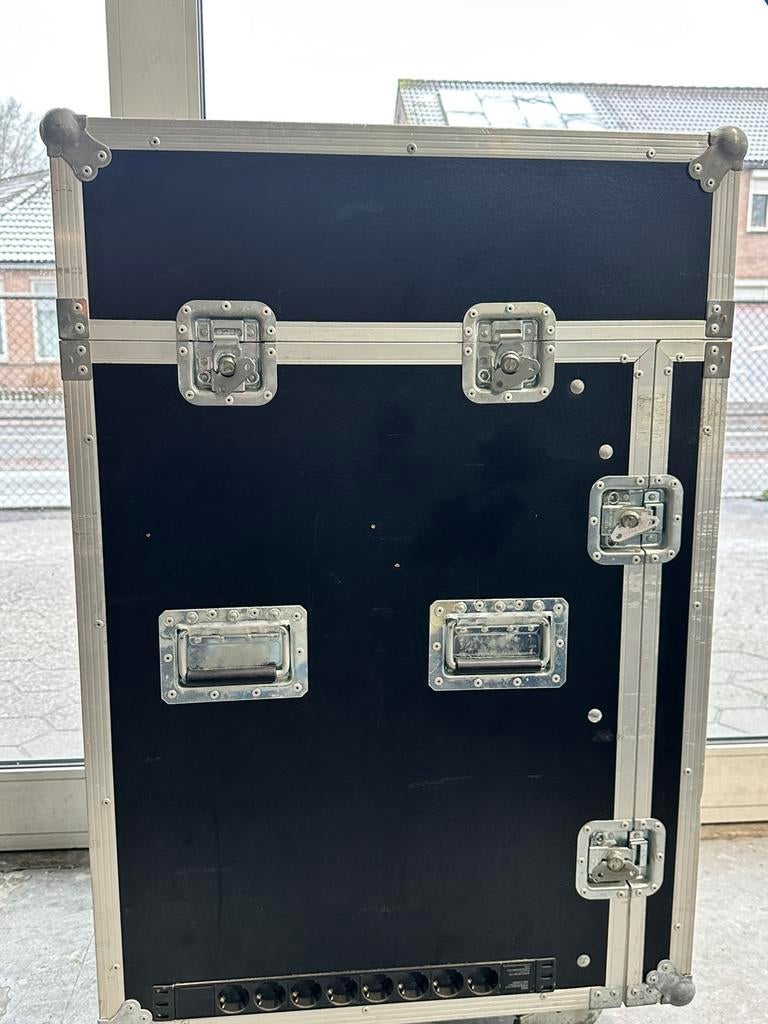 Flightcase. 118 hoog 58 breed 72 diep met ingebouwde mixer, Ophalen of Verzenden, Zo goed als nieuw
